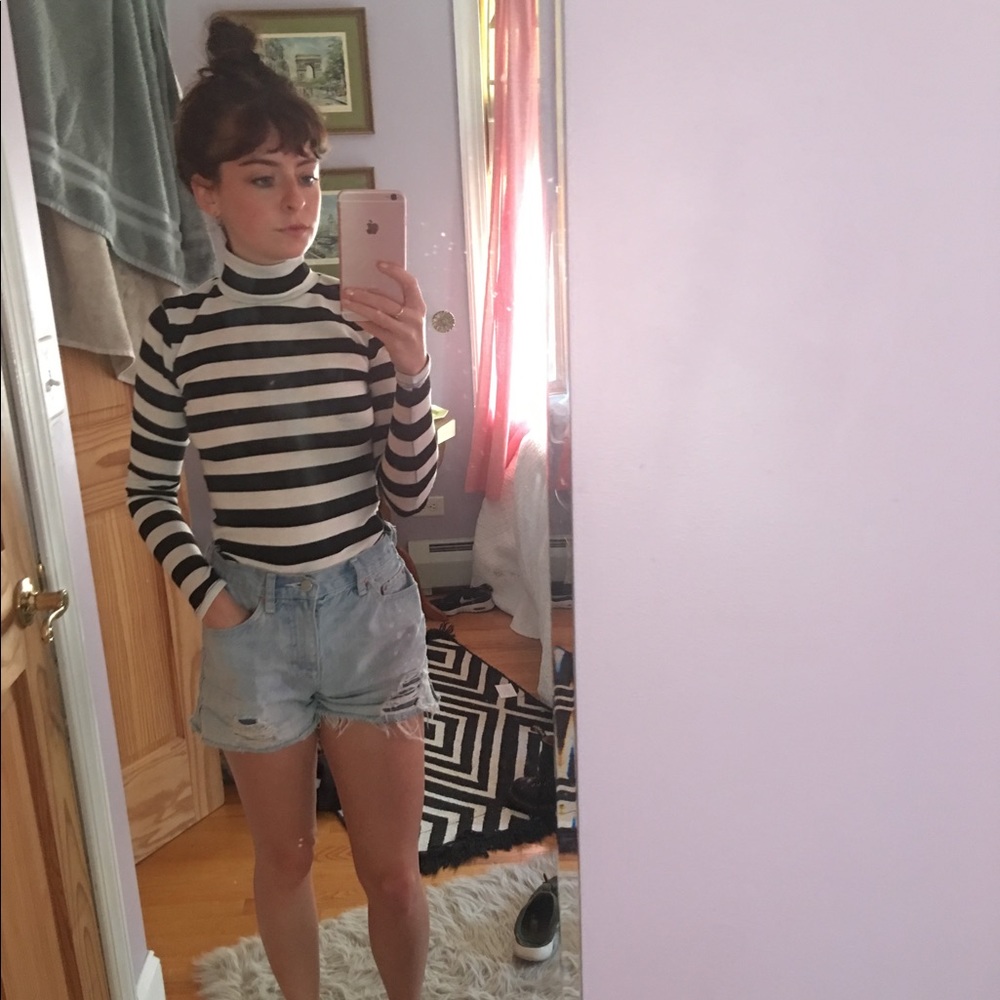 Mod stripped turtle neck