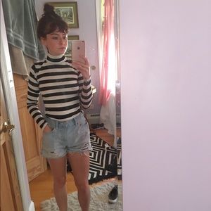 Mod stripped turtle neck