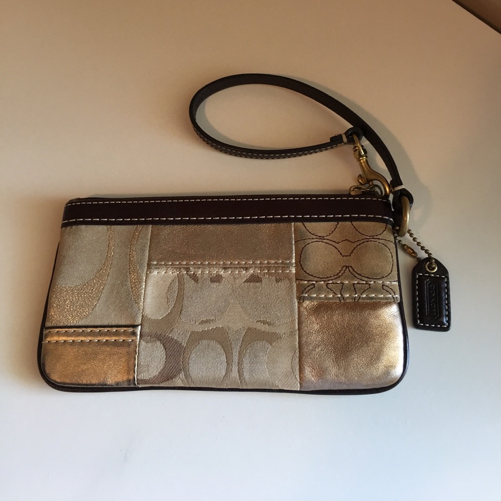 Coach Wristlet *Authentic*