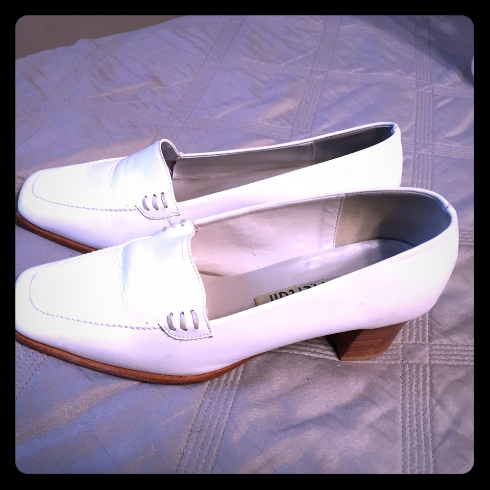Bright white shoes size 5