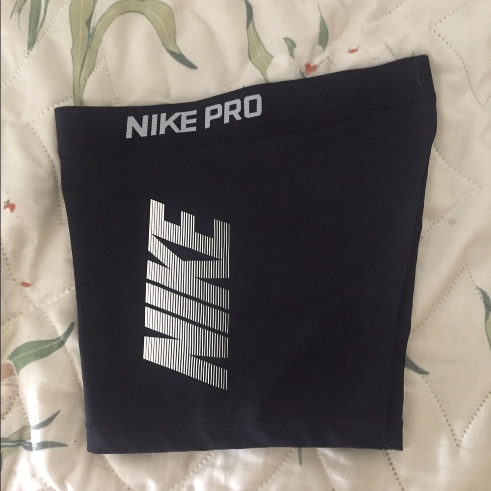 Black Nike Pros