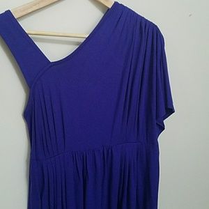 Beautiful blue Isabella Oliver maternity dress