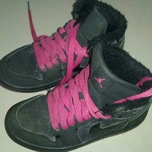 Girls nike fur lined