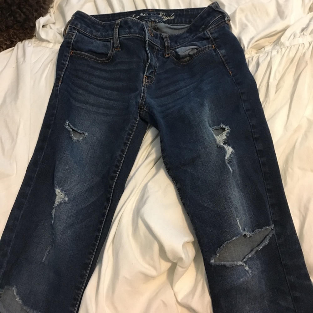 American eagle ripped blue jeans