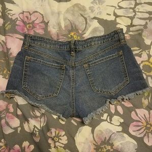 *Final price*Bullhead fringed denim shorts