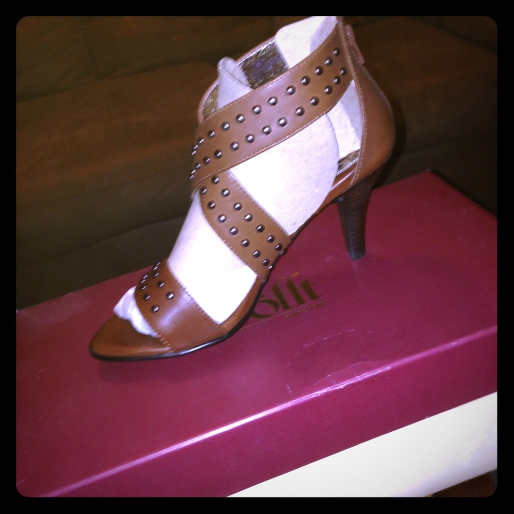 Sofft Gaia brown leather open toe heels