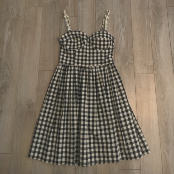 Cute unique dress - Picture 1 of 4