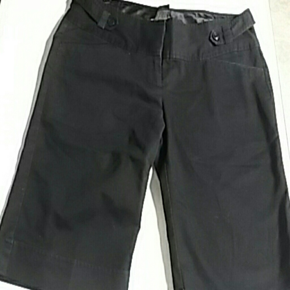Above the knee crop dress shorts capris