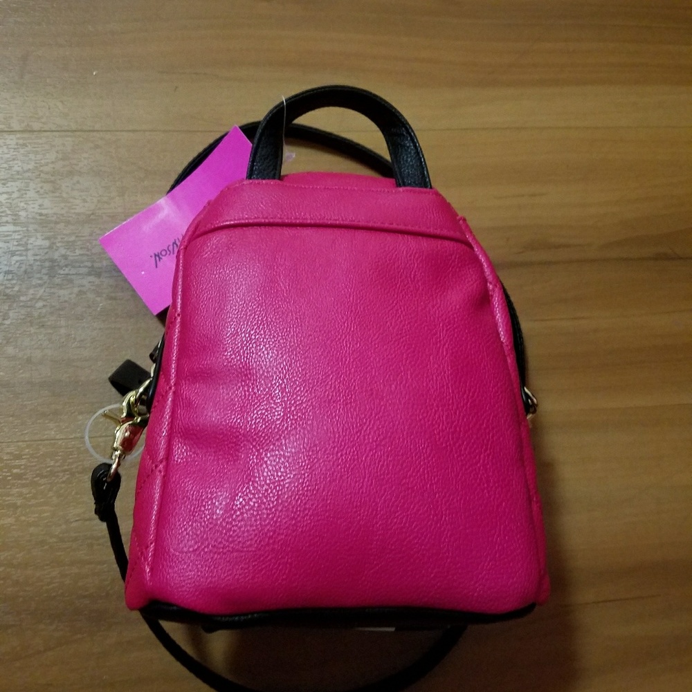 🌹NWT-BETSEY JOHNSON CROSSBODY BAG! - Picture 3 of 4