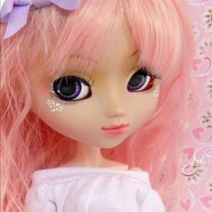 Meet your Posher, Daniela