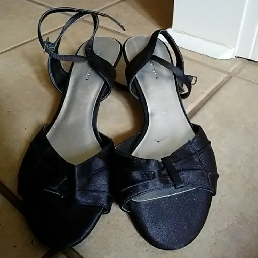 Kitten heels