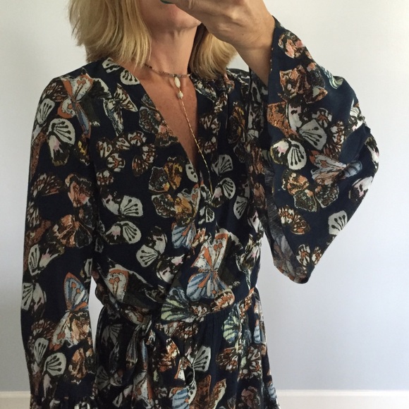 ❤️1 Med Left❤️Bell Sleeve Butterfly Print Romper - Picture 4 of 7