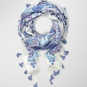 NWOT Talula Larkspur Triangle Scarf