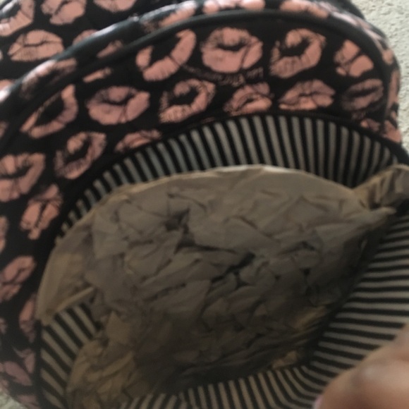 💛BRAND NEW Betsy Johnson backpack💛 - Picture 5 of 5