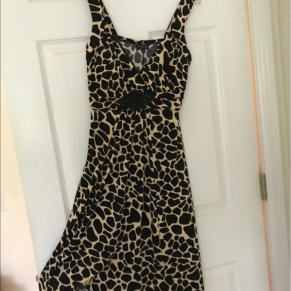 Short dress - Picture 1 of 2