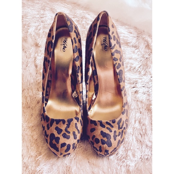 Shoes - Cheetah Print Heels.🎀