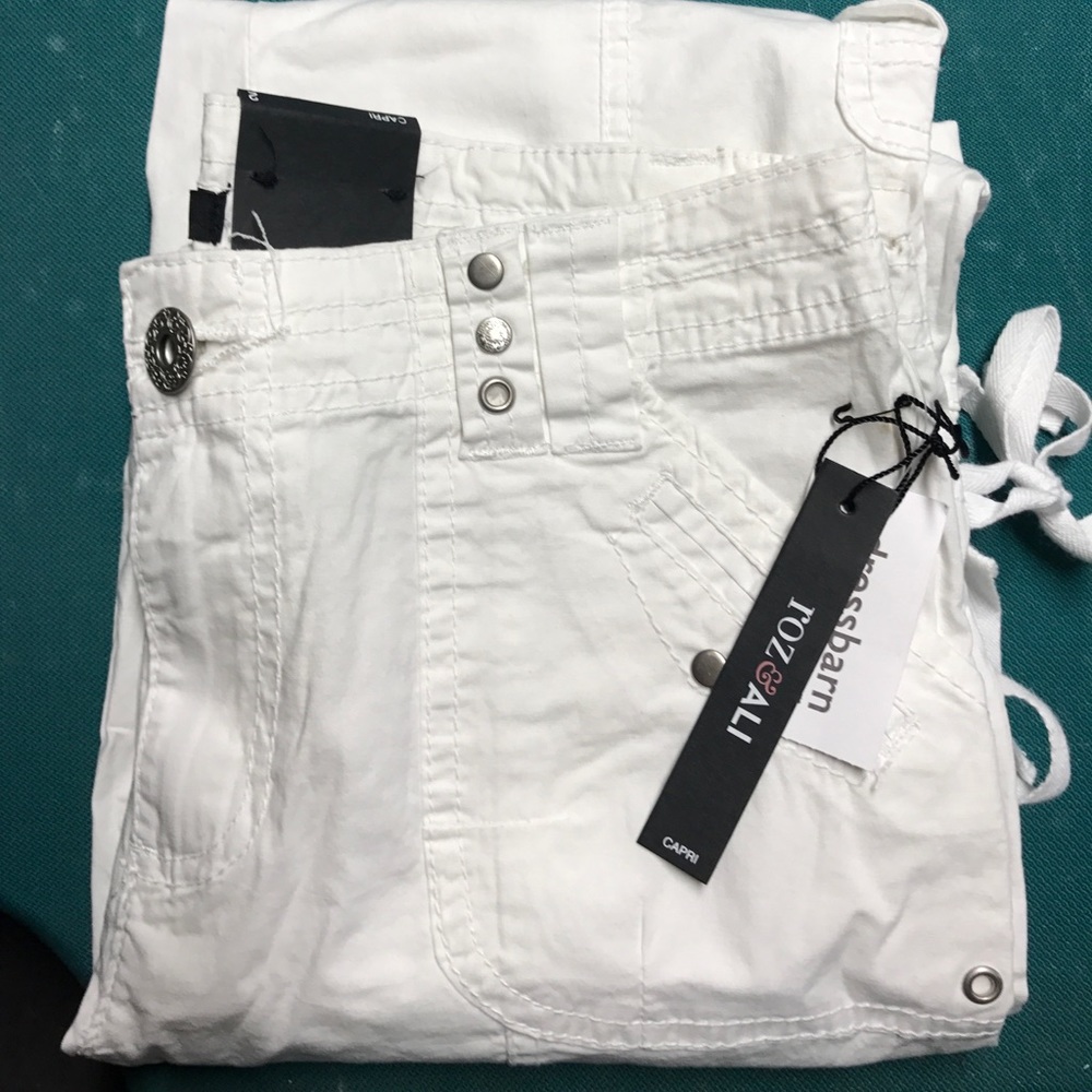 White loose capris