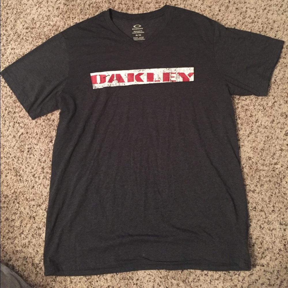 Oakley V neck tshirt