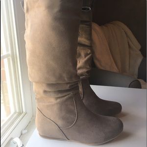 Suede Tan/Grey Tall Boots