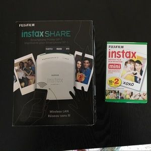 Fujifilm instax SHARE! Bundle with film