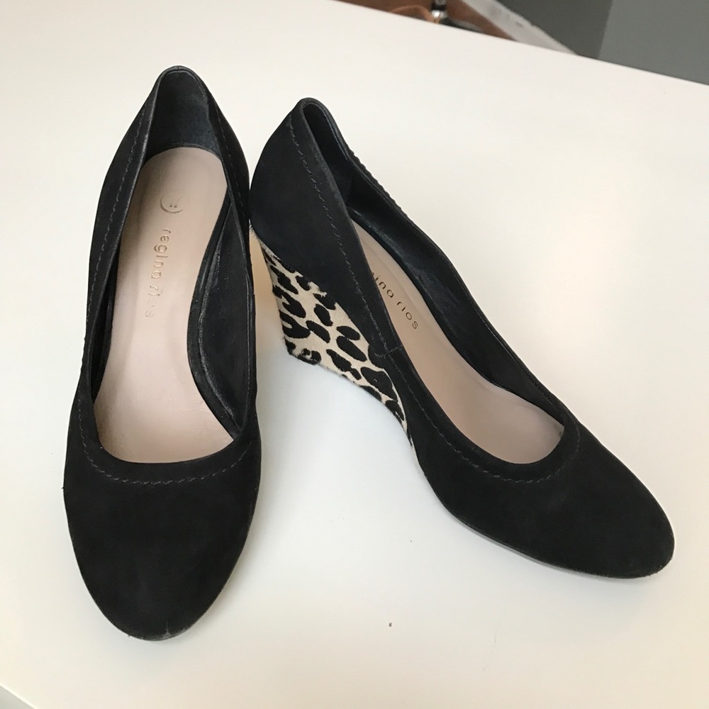Extremely comfortable wedges.