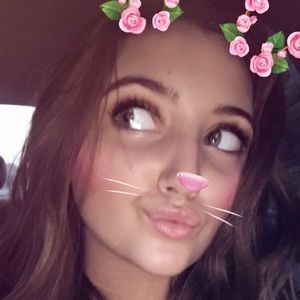 Meet your Posher, Danielle