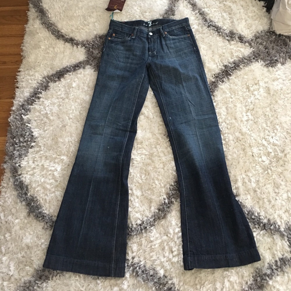 BNWT 7 for all Mankind Flares