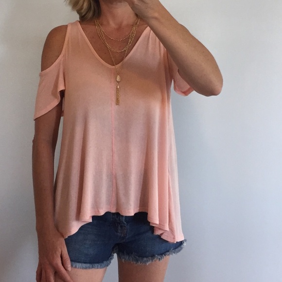 ❤️1 Med❤️Gorgeous Peach Cold Shoulder Top - Picture 2 of 6