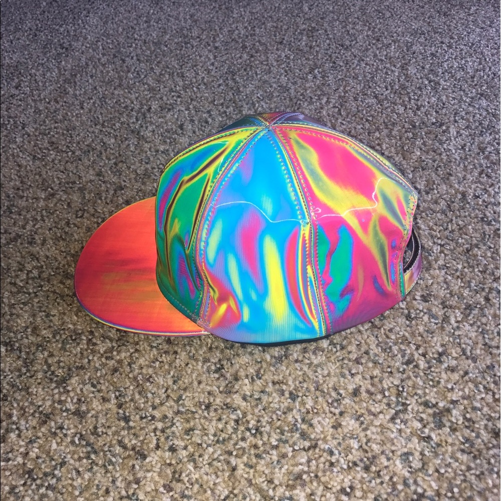 Holographic Hat