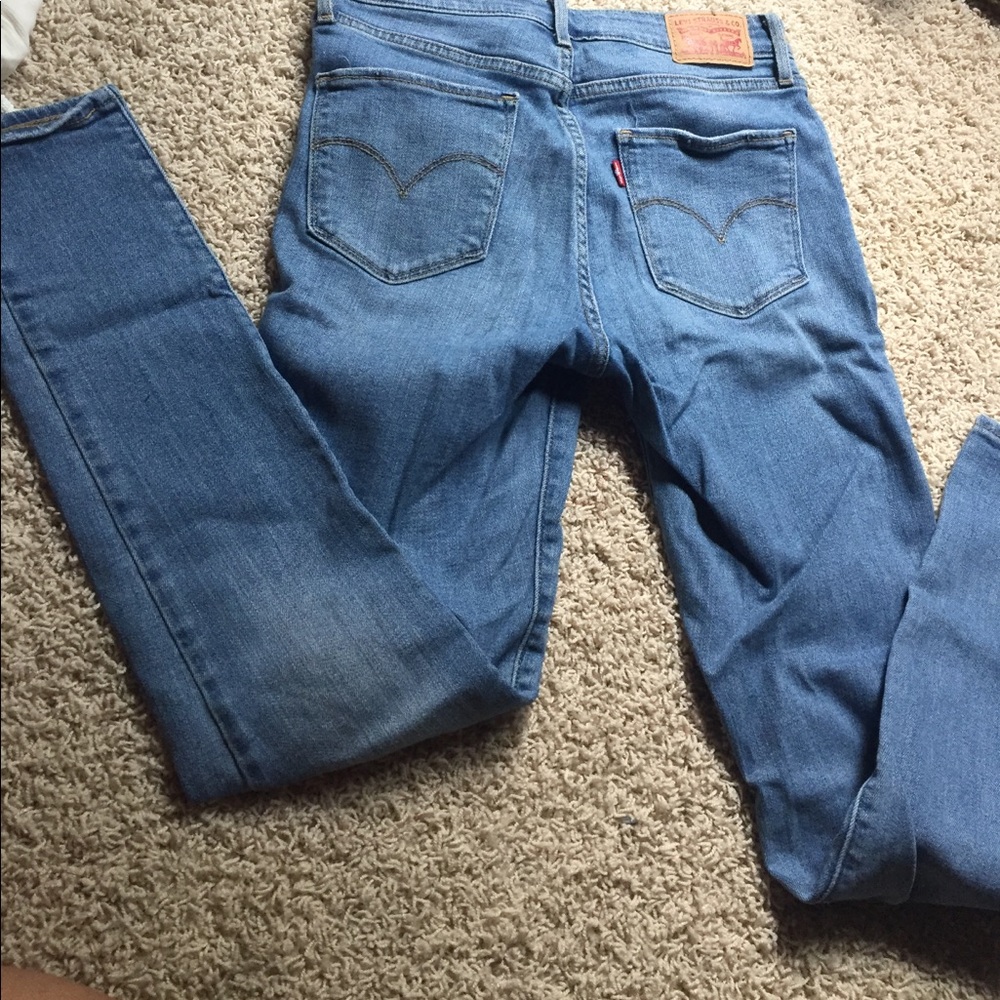 LEVIS 721 SKINNY JEANS size 28