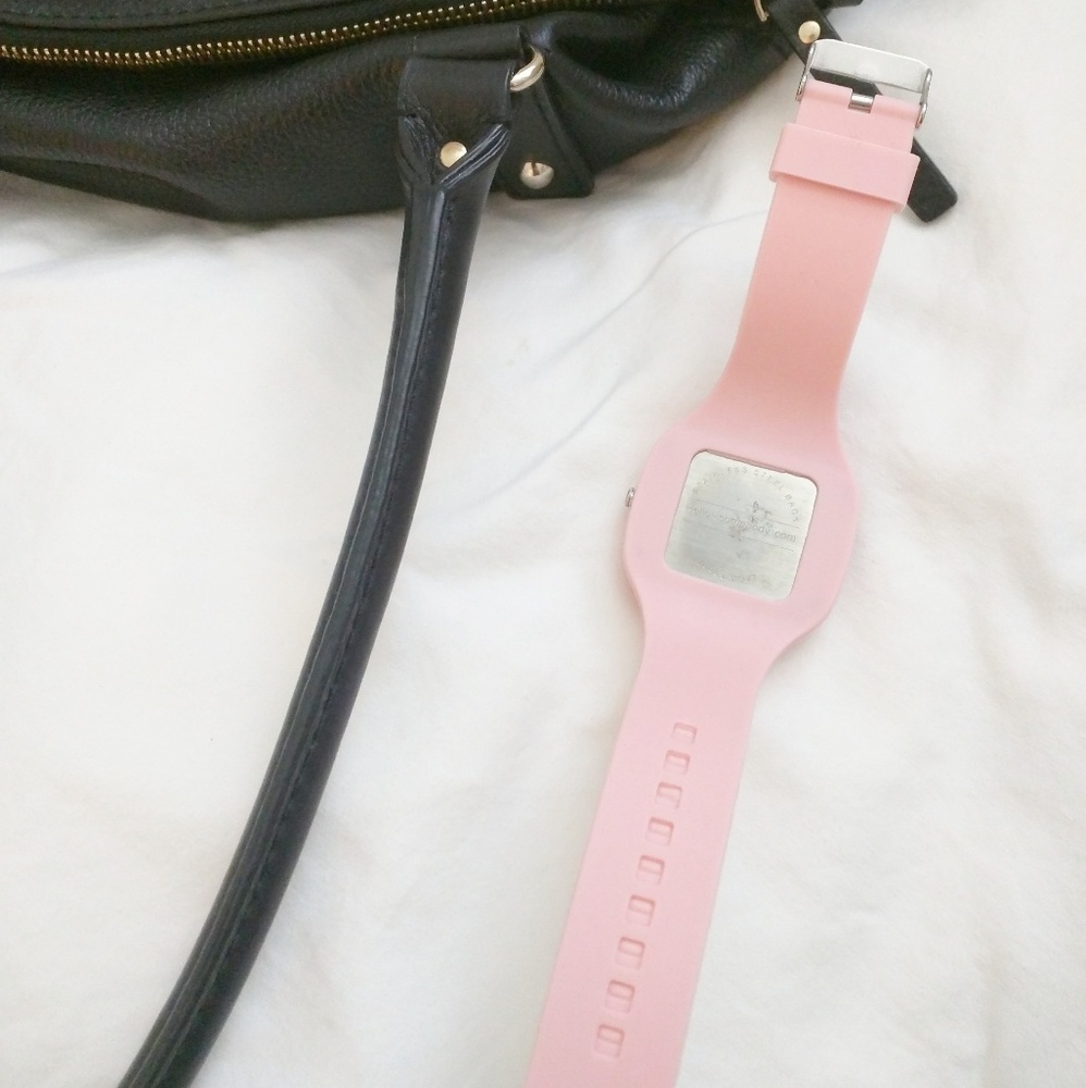 H E L L O S O M E B O D Y | - image 3