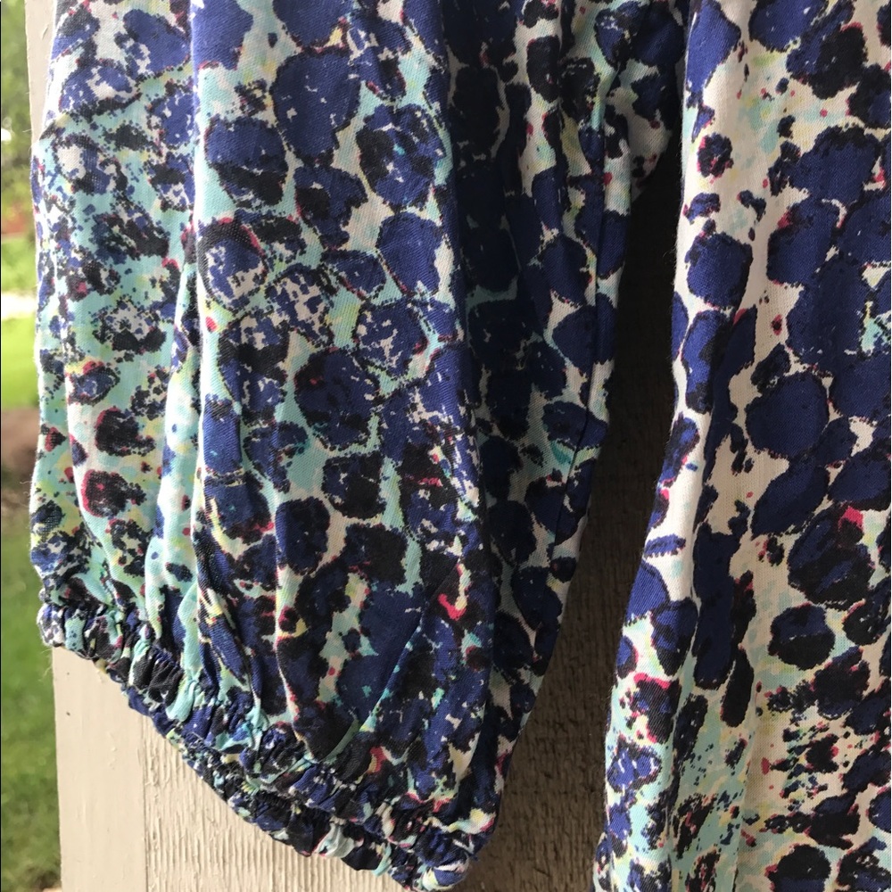 Top💕SUMMER SALE💕 - Picture 3 of 3