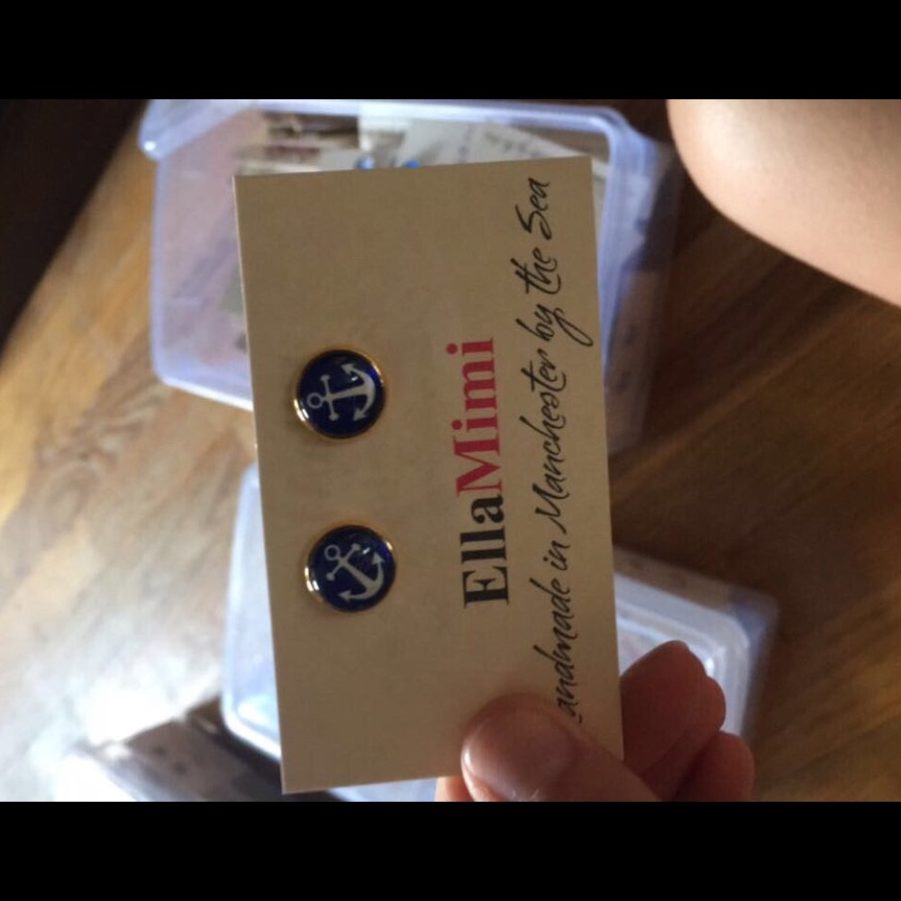 Anchor earrings