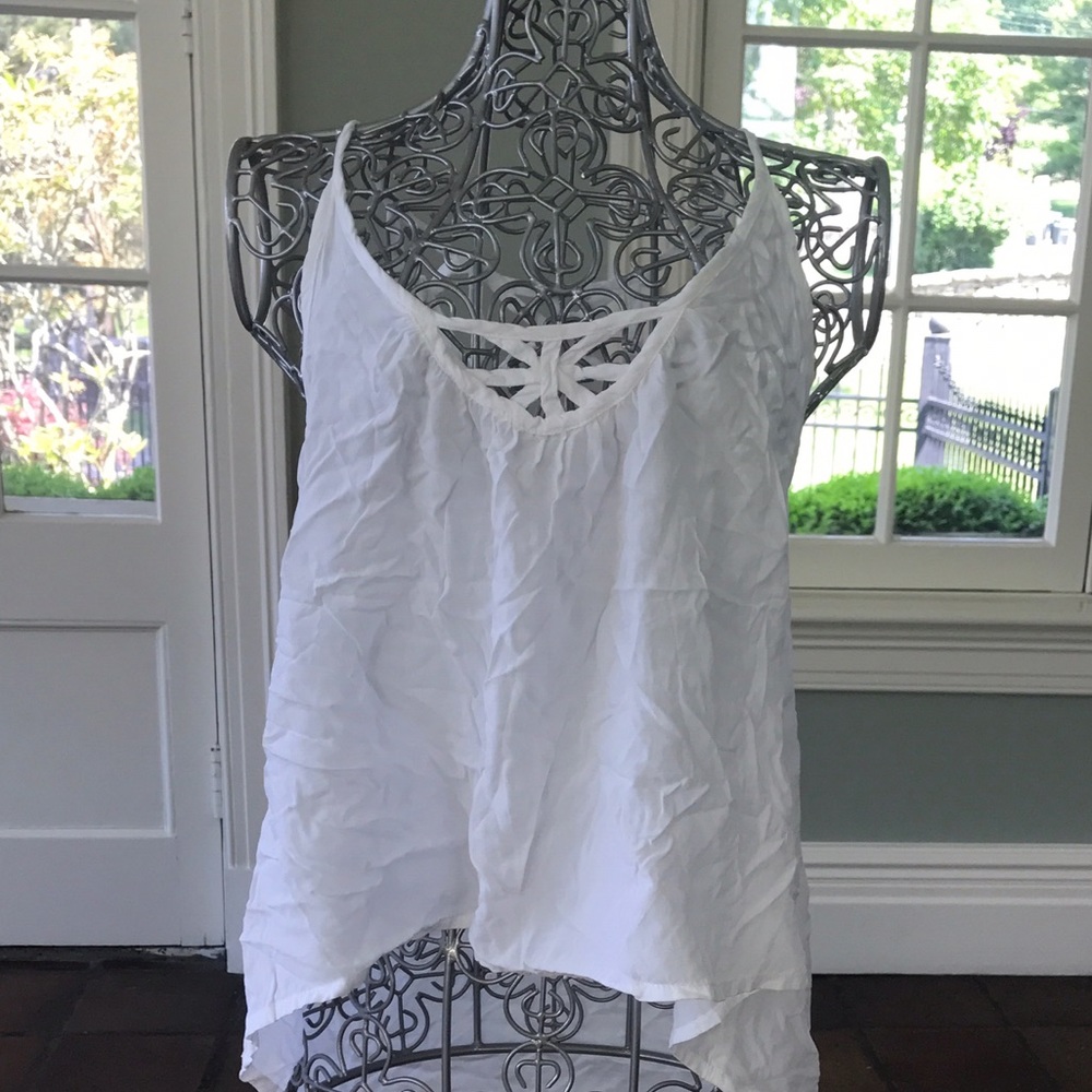 LF white tank with Daisy's