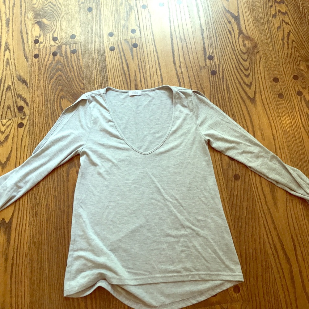 Long sleeve comfy never worn shirt