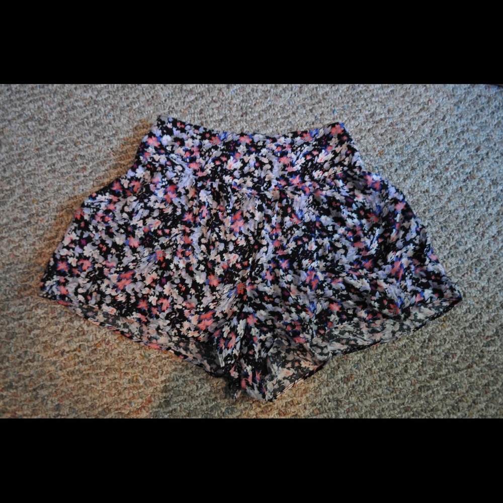 Floral flowy shorts