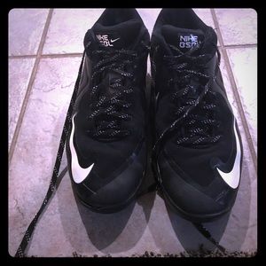 Nike BSBL MVP TRAINERS SZ 11