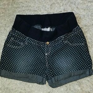 Cute heart print maternity shorts