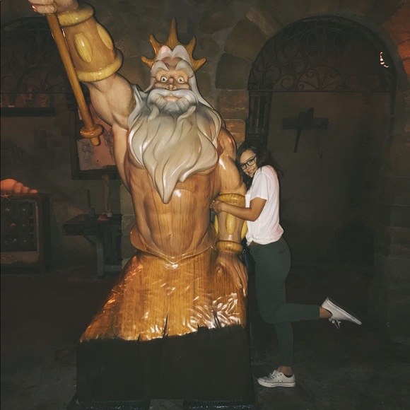 Meet your Posher, Ally - Picture 3 of 4