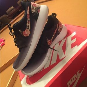 Custom Nike Roshe