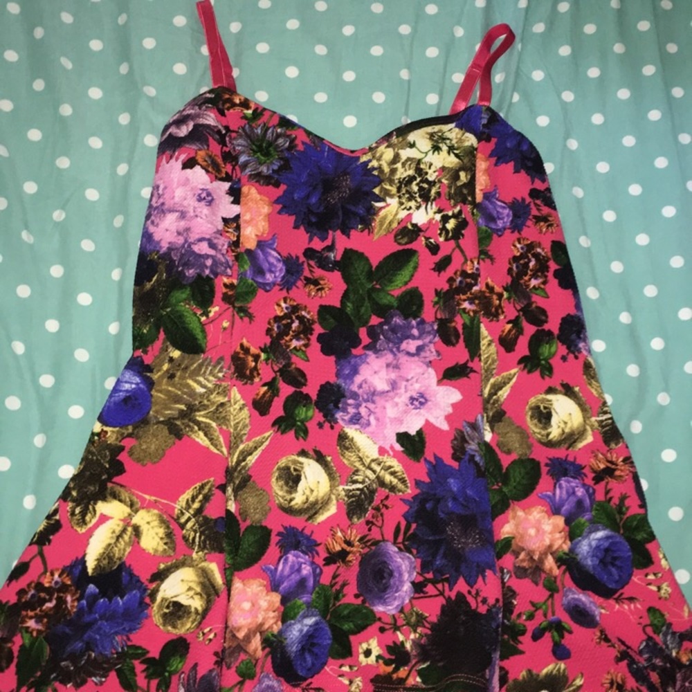 boutique Hi-low tank top with a ribbon in back