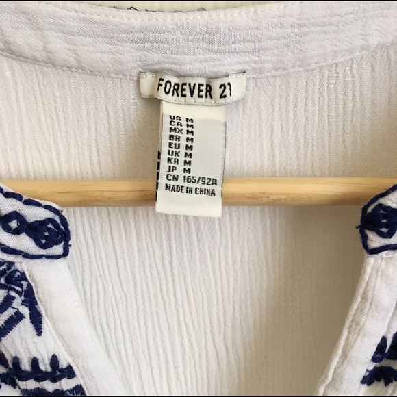 White sleeveless with navy Crochet tank - Picture 4 of 4