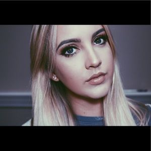 Meet your Posher, Caroline