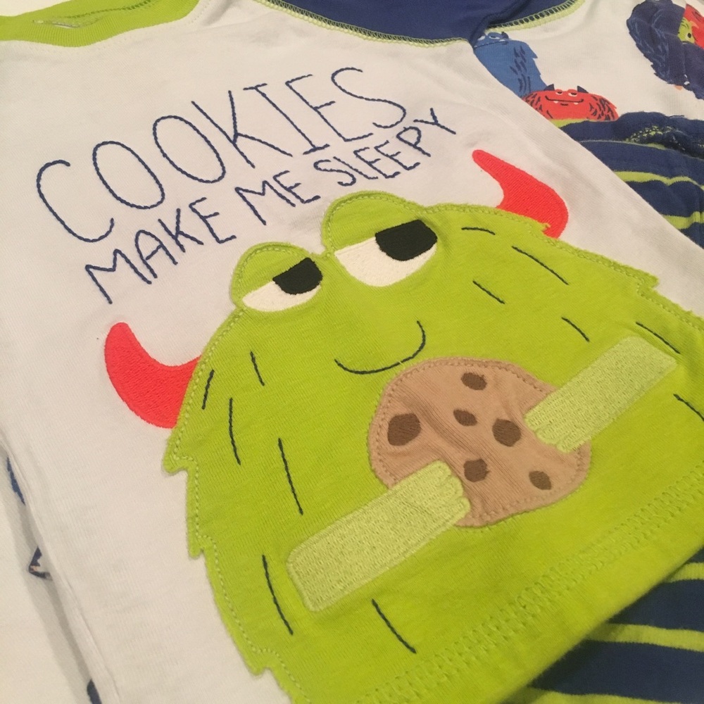 ⛔️SOLD 😴Cookies make sleepy pajamas -2 pair - Picture 1 of 6