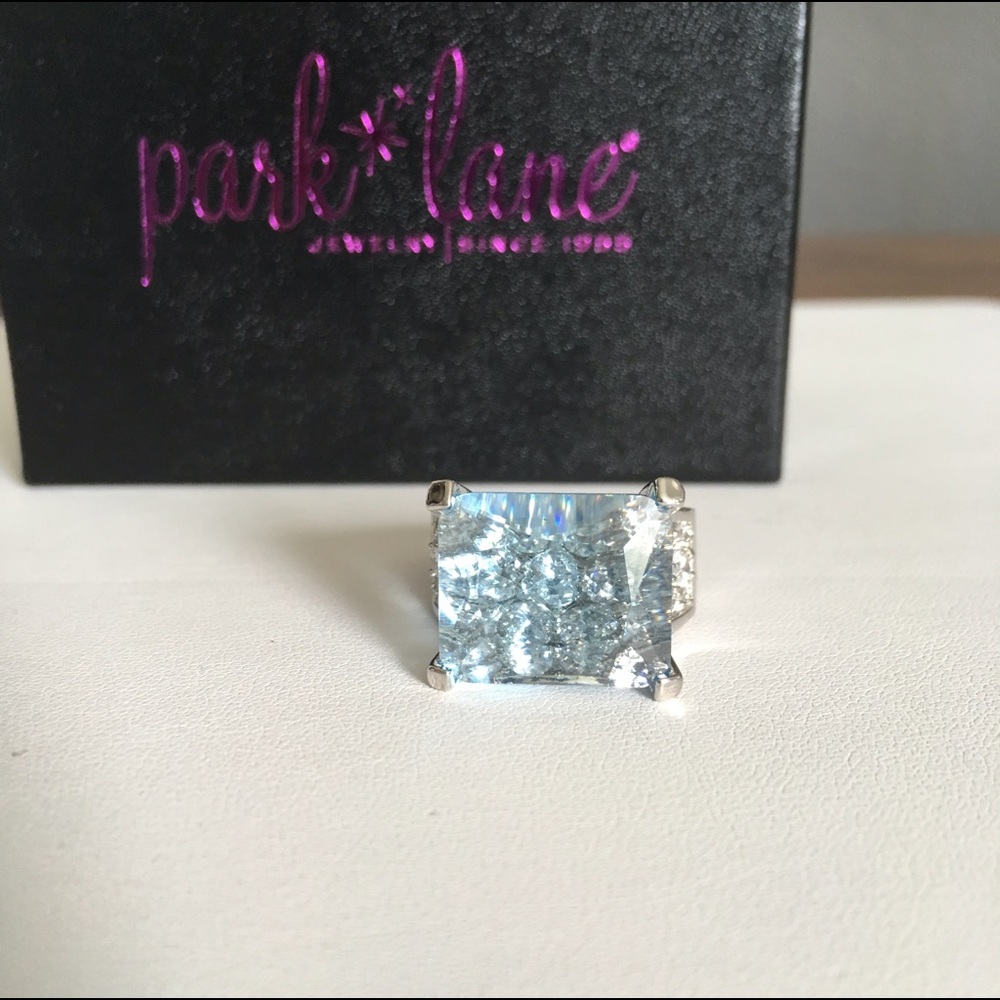 Jewels by Park Lane ring