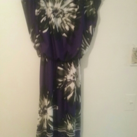 Dress - Picture 2 of 3