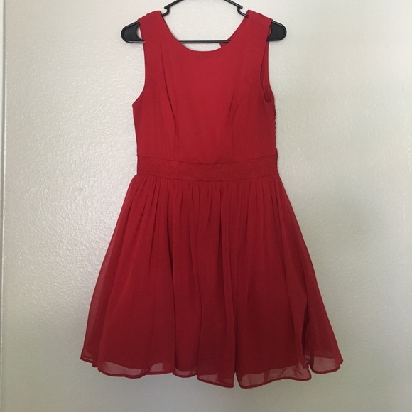 Red homecoming dress! - Picture 1 of 2