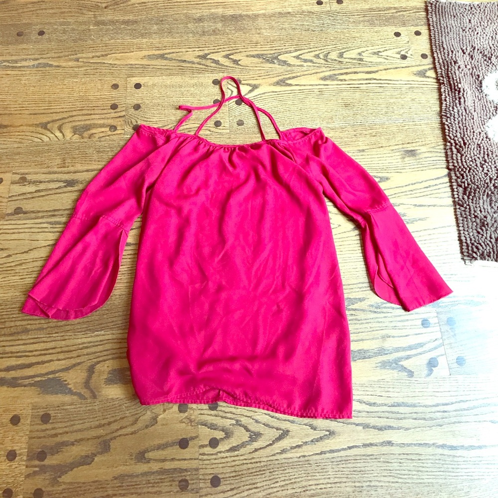 Off shoulder super cute dress!