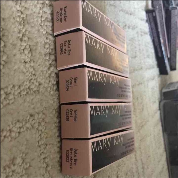 Mary Kay creme lipstick. Brand new - Picture 2 of 2