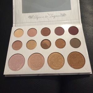 Carli bybel palette bh